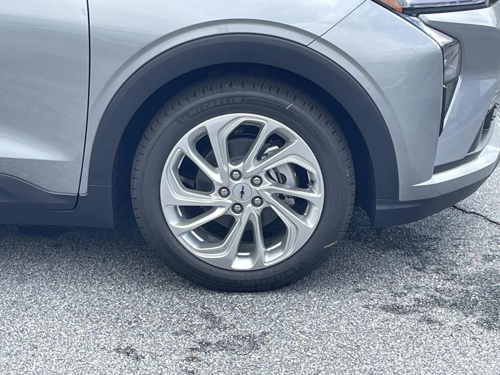 New 2027 Chevrolet Bolt LT FWD image 9