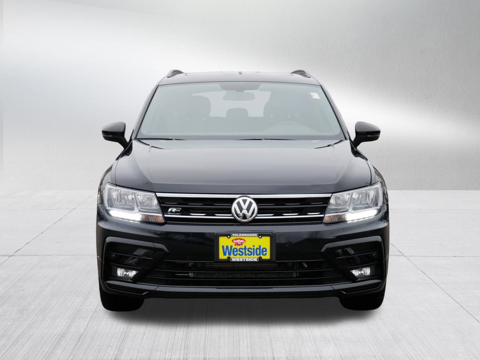 Used 2021 Volkswagen Tiguan SE R-Line image 2