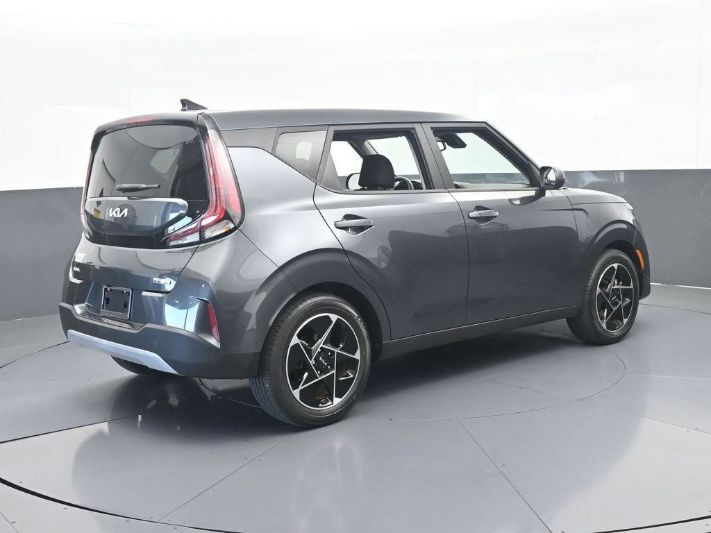 Used 2023 Kia Soul EX image 6