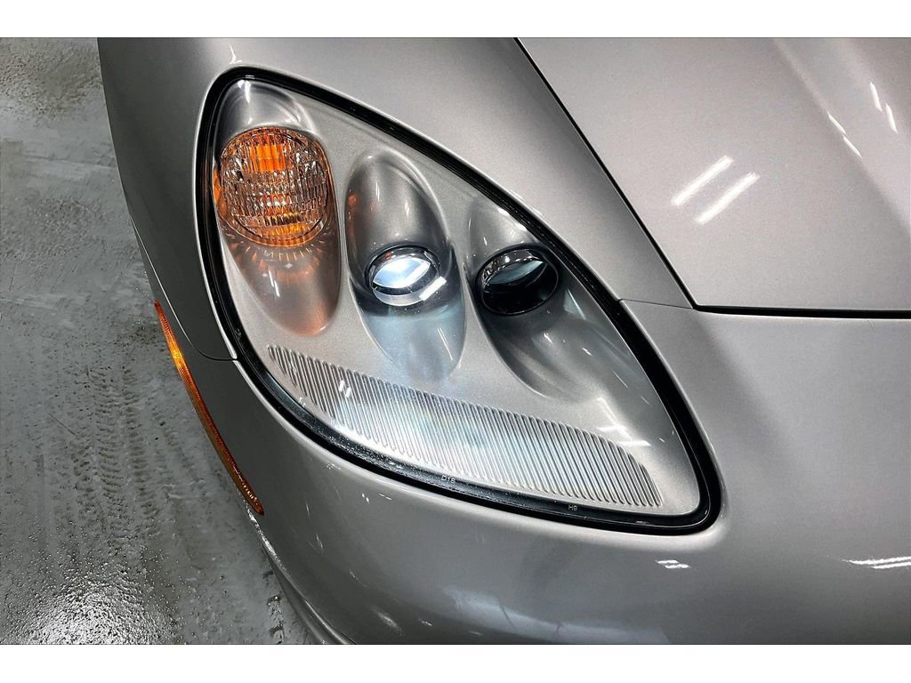 Used 2007 Chevrolet Corvette Coupe w/ Preferred Equipment Group RWD image 24