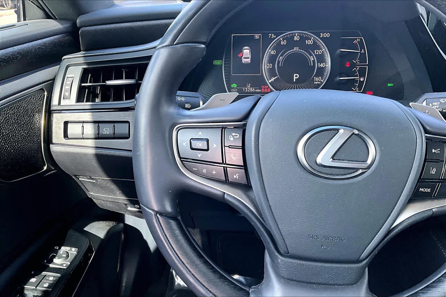 Used 2024 Lexus ES 300h w/ Luxury Package FWD image 23