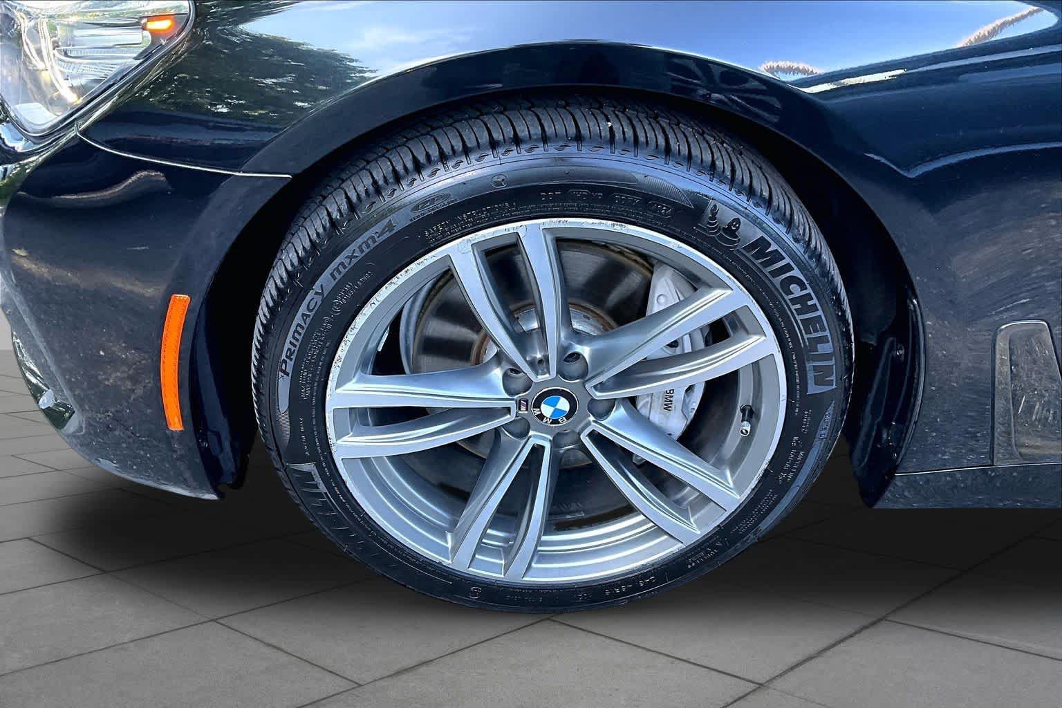 Used 2019 BMW 740i xDrive w/ M Sport Package AWD/4WD image 11