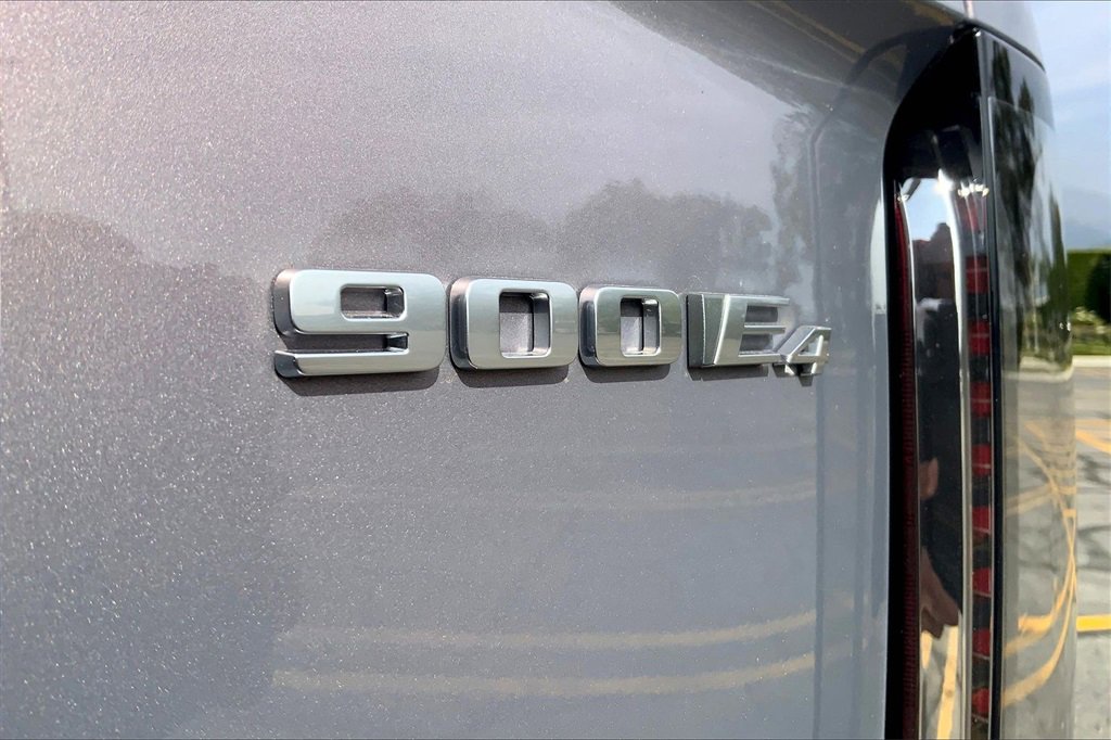 New 2026 Cadillac Vistiq Premium Luxury image 16