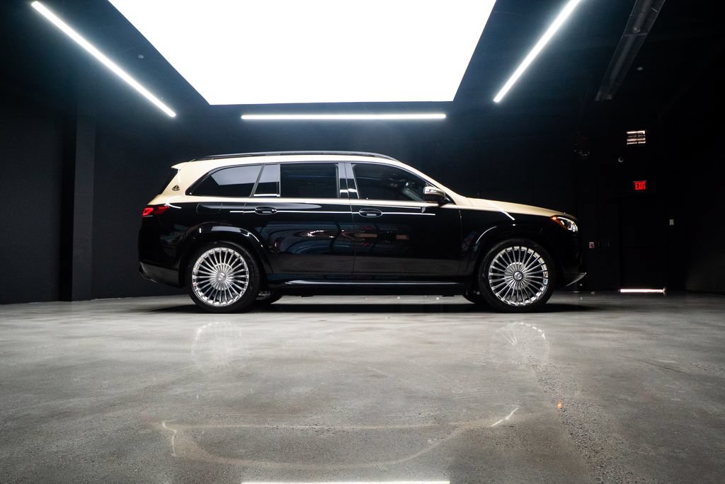 Used 2023 Mercedes-Benz Maybach GLS 600 4MATIC image 13