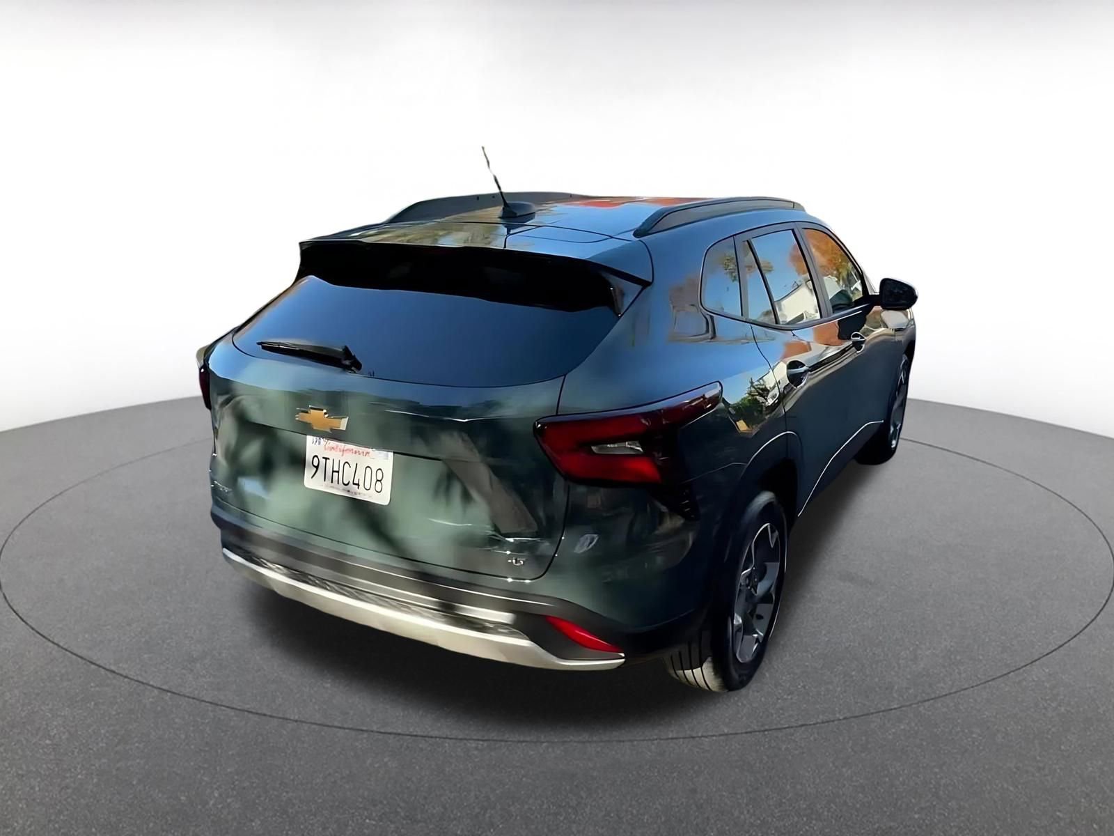 Used 2025 Chevrolet Trax LT image 14