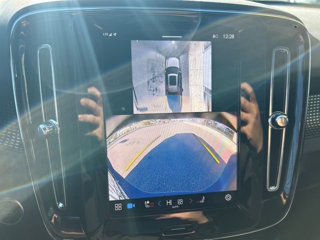 Certified 2025 Volvo XC40 B5 Plus image 23