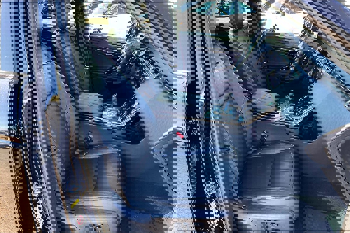 Used 2023 Land Rover Range Rover Evoque R-Dynamic S image 7