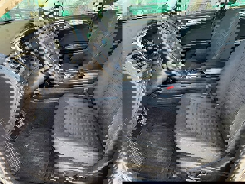 Used 2020 Ford Fusion SE image 17