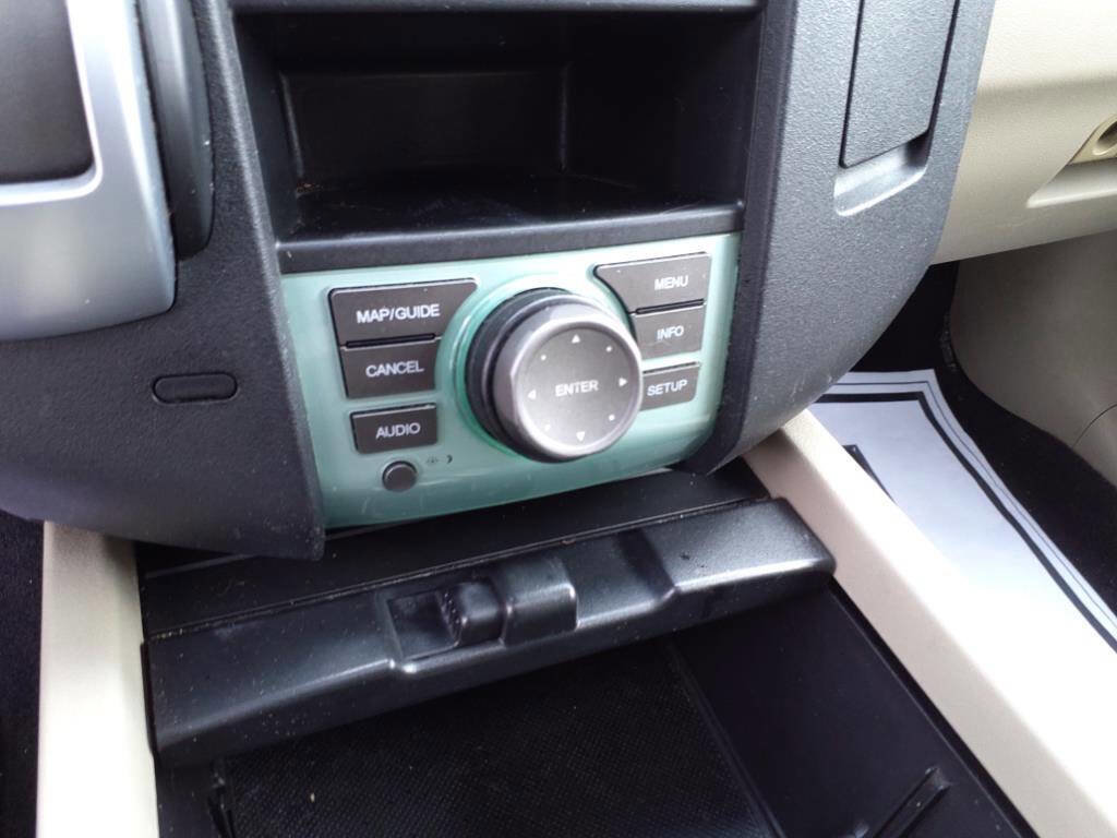 Used 2010 Honda Pilot Touring image 13