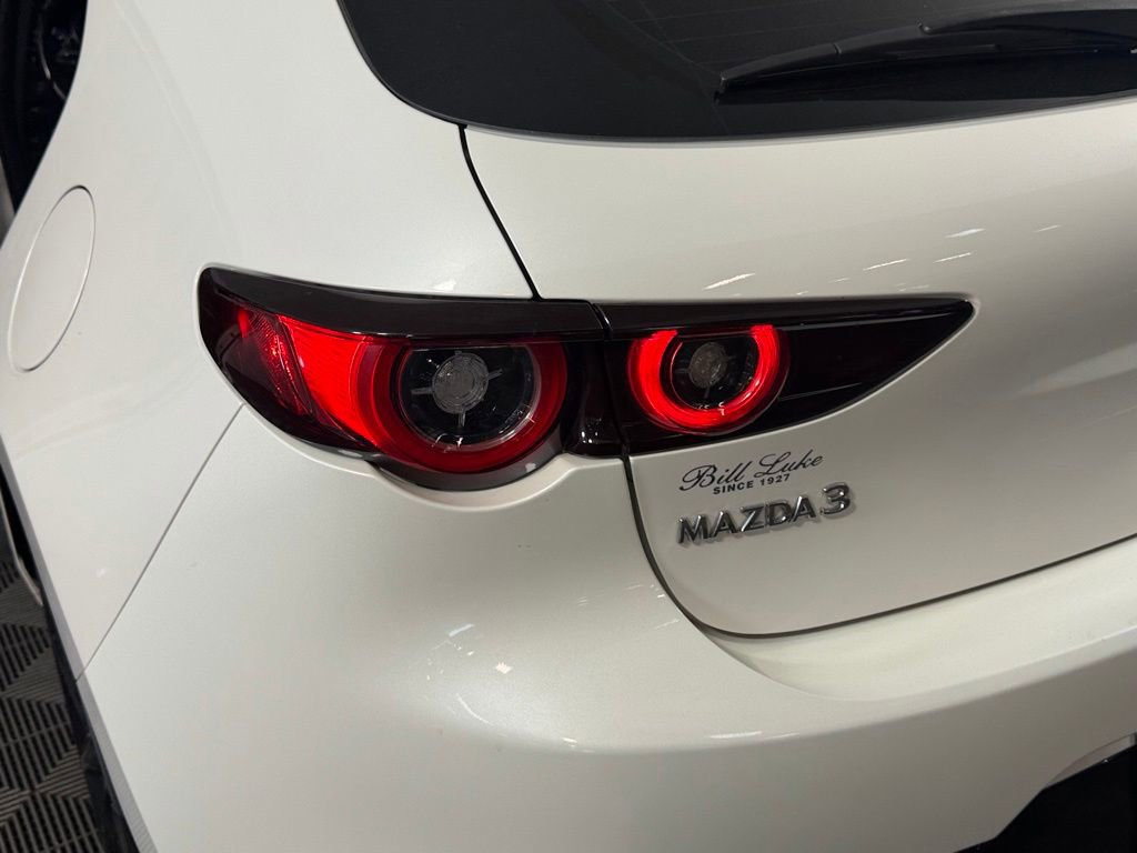 Used 2022 MAZDA MAZDA3 s FWD image 12