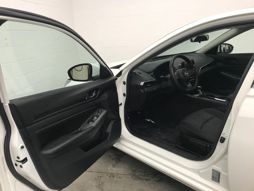 Used 2023 Nissan Altima 2.5 S image 11