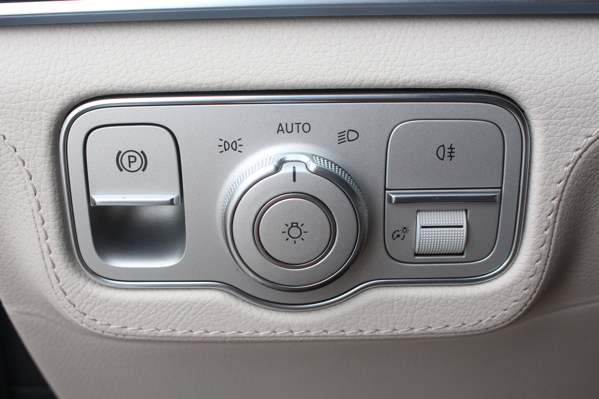 New 2026 Mercedes-Benz GLS 580 4MATIC image 27