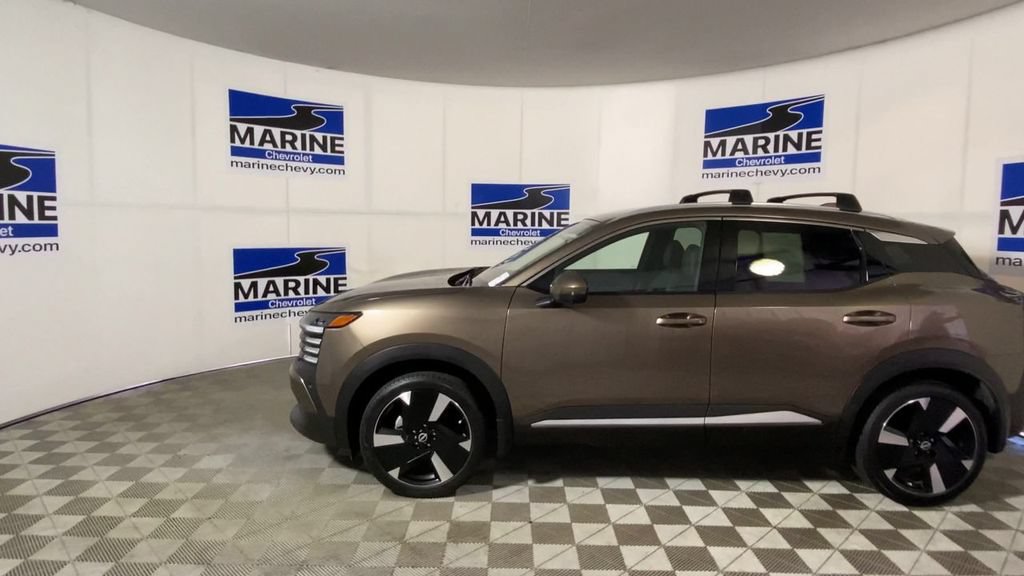 Used 2025 Nissan Kicks SR FWD image 7