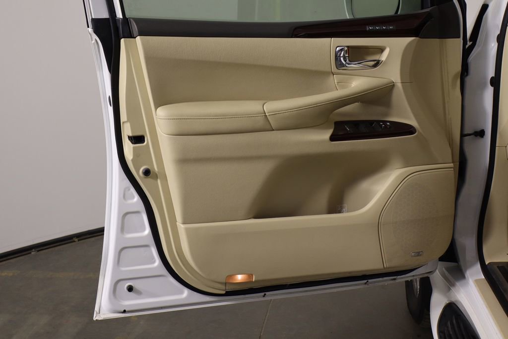 Used 2015 Lexus LX 570 4WD image 20