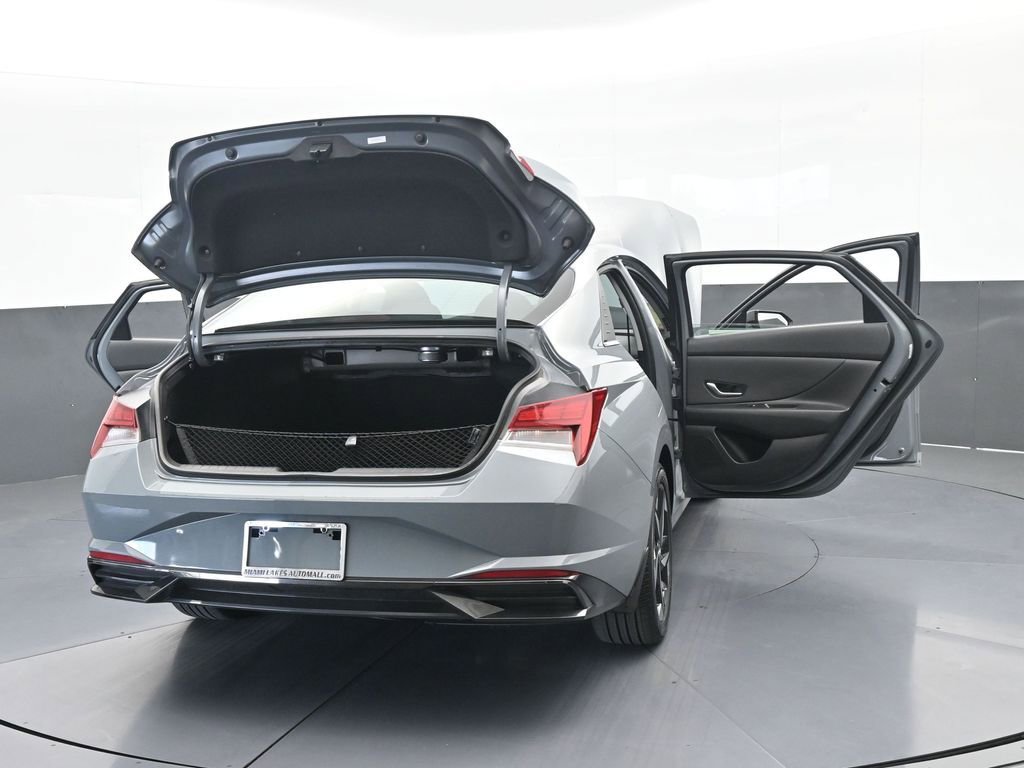 Used 2022 Hyundai Elantra SEL w/ Convenience + Premium Package FWD image 69