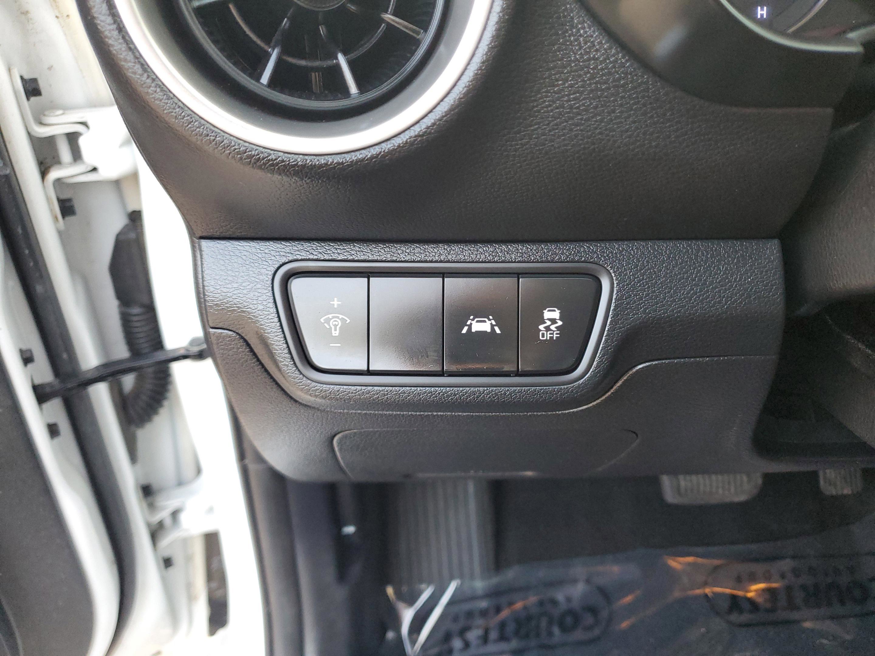 Certified 2021 Kia Forte LXS image 30