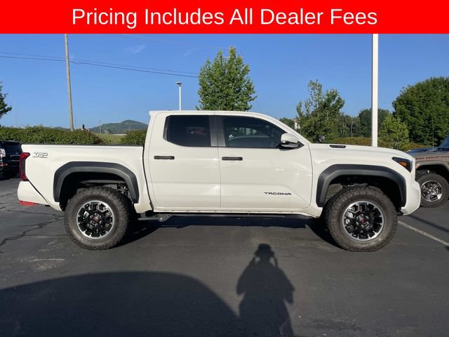 Used 2025 Toyota Tacoma TRD Off-Road w/ TRD Off Road Upgrade Package AWD/4WD image 11