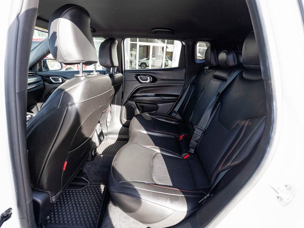 Used 2025 Jeep Compass Trailhawk image 26