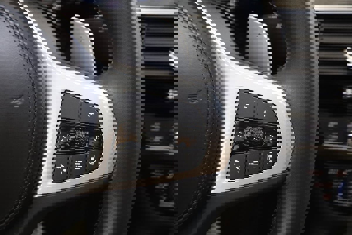 Used 2023 BMW 540i xDrive w/ M Sport Package image 43