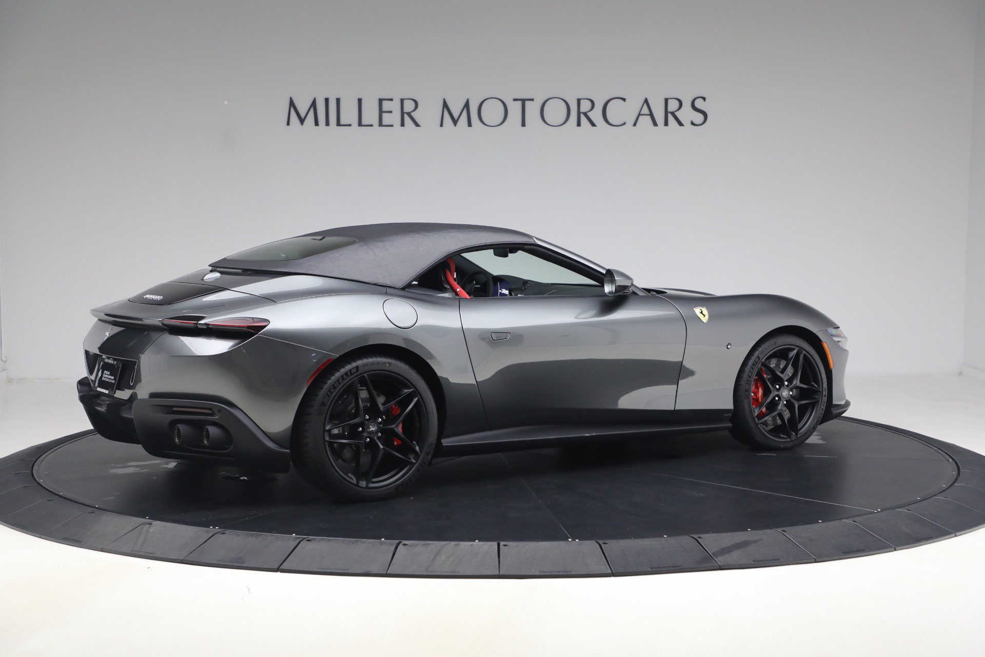 Certified 2026 Ferrari Roma Spider RWD image 35