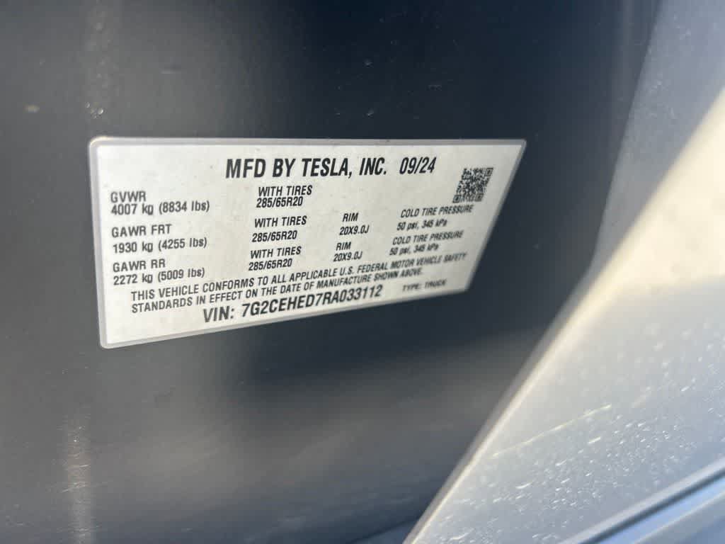 Used 2024 Tesla Cybertruck AWD Crew Cab image 9