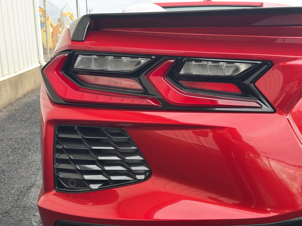 Used 2022 Chevrolet Corvette Stingray Preferred Conv w/ Chrome Exterior Badge Package image 8