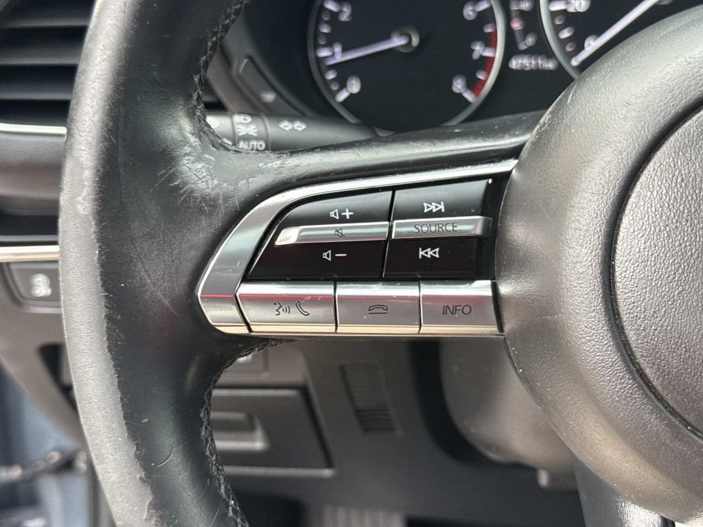 Used 2022 MAZDA MAZDA3 s FWD image 43