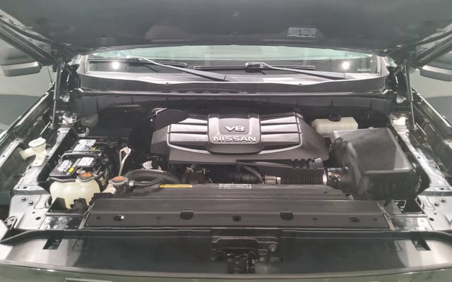 Used 2019 Nissan Titan PRO-4X w/ Pro-4x Convenience Package AWD/4WD image 11