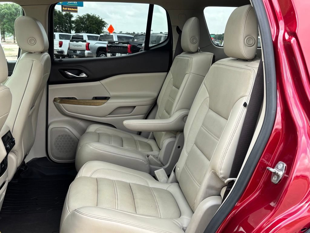 Used 2019 GMC Acadia Denali w/ Technology Package FWD image 15