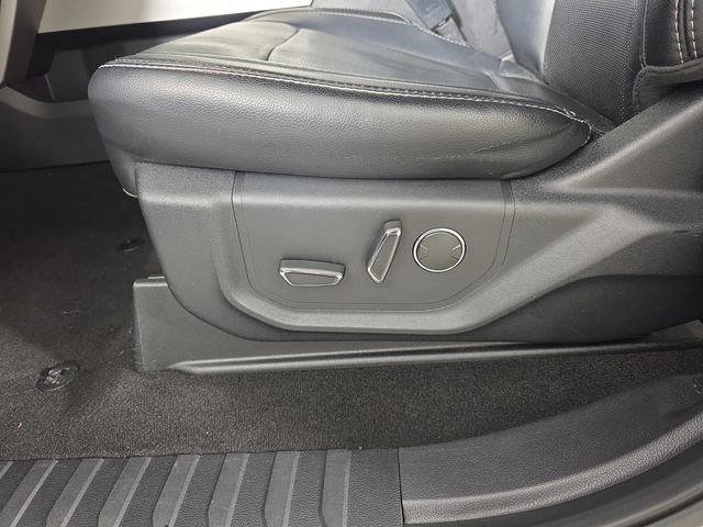 Used 2019 Ford F350 Lariat w/ Lariat Value Package image 21