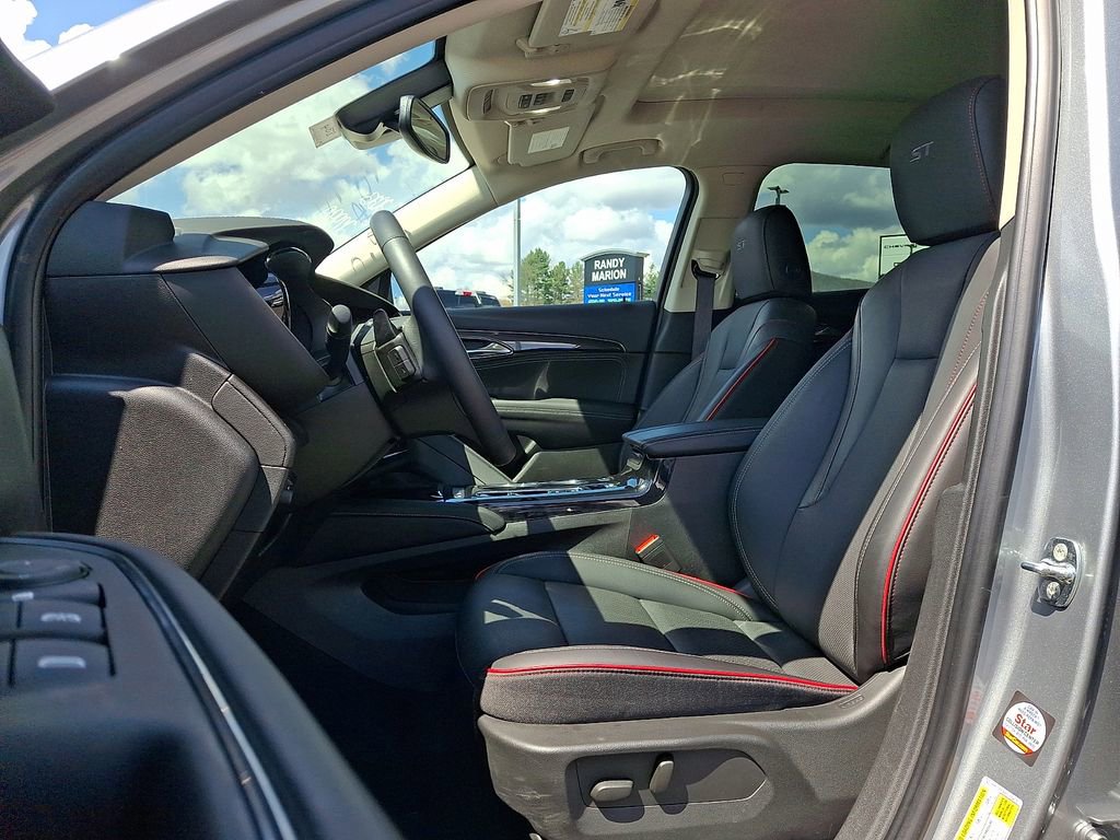 Used 2023 Buick Envision Essence w/ Technology Package I image 13