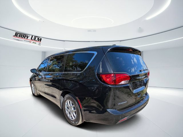 New 2026 Chrysler Voyager LX FWD image 5