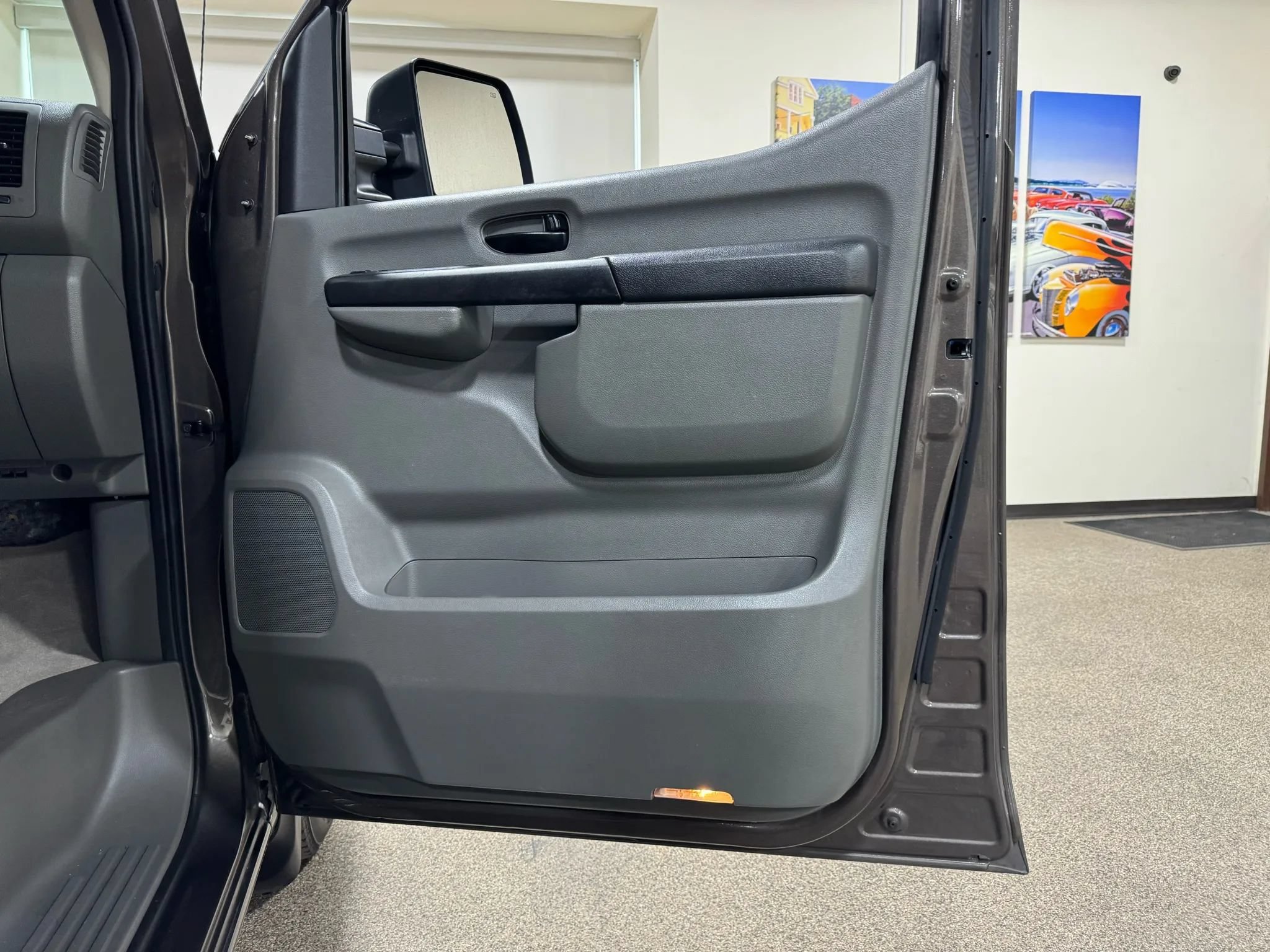 Used 2018 Nissan NV 3500 SL RWD image 23