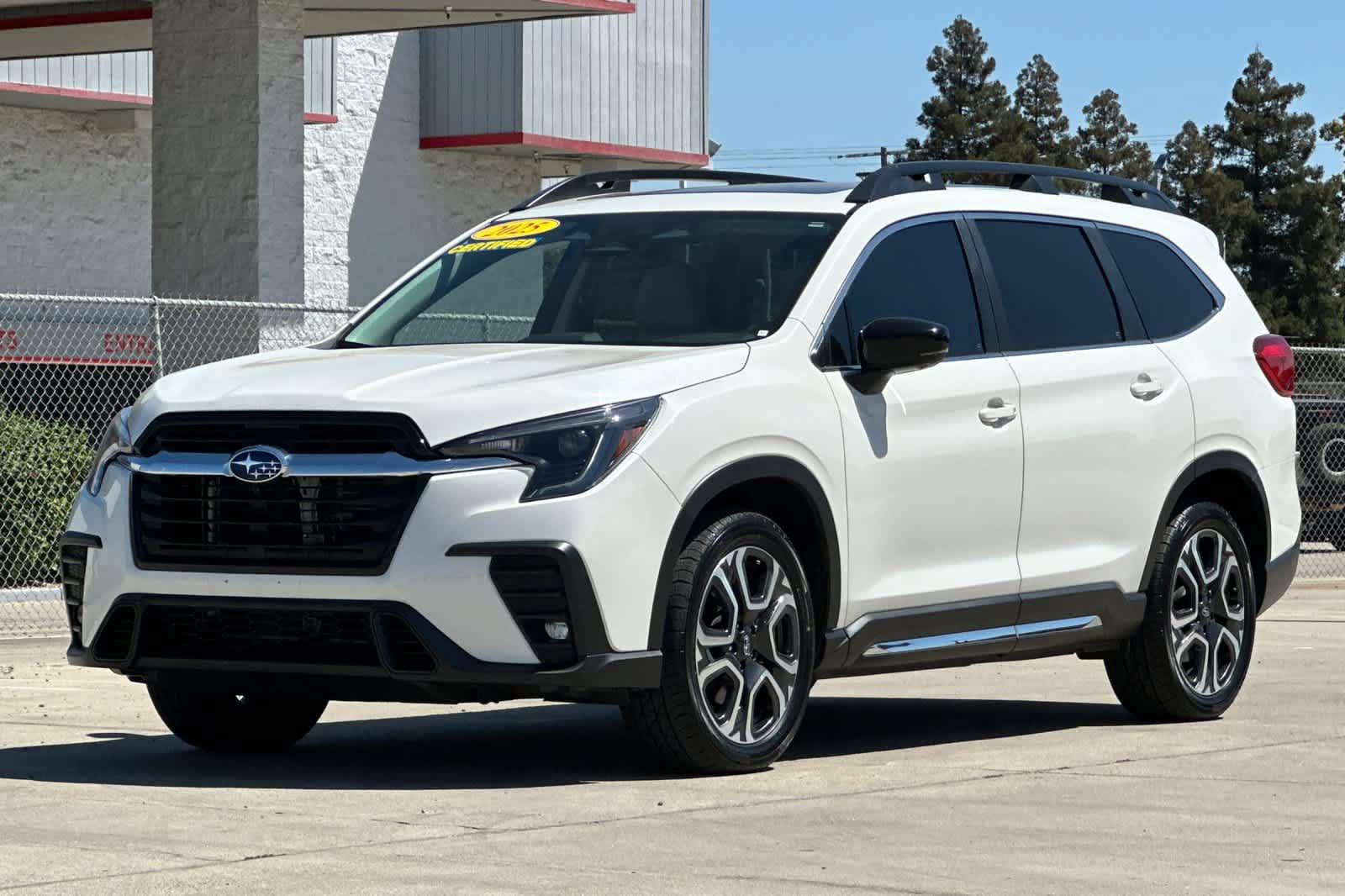 Used 2025 Subaru Ascent Limited AWD/4WD image 7