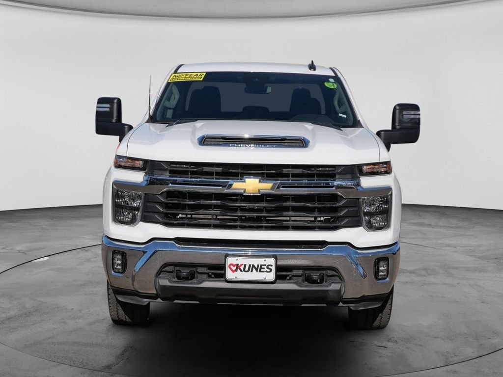 Used 2025 Chevrolet Silverado 2500 LT w/ Convenience Package AWD/4WD image 4
