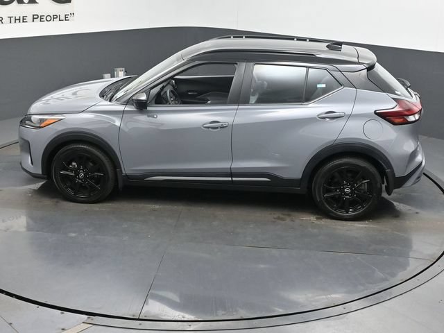 Used 2023 Nissan Kicks SR w/ SR Premium Package FWD image 43