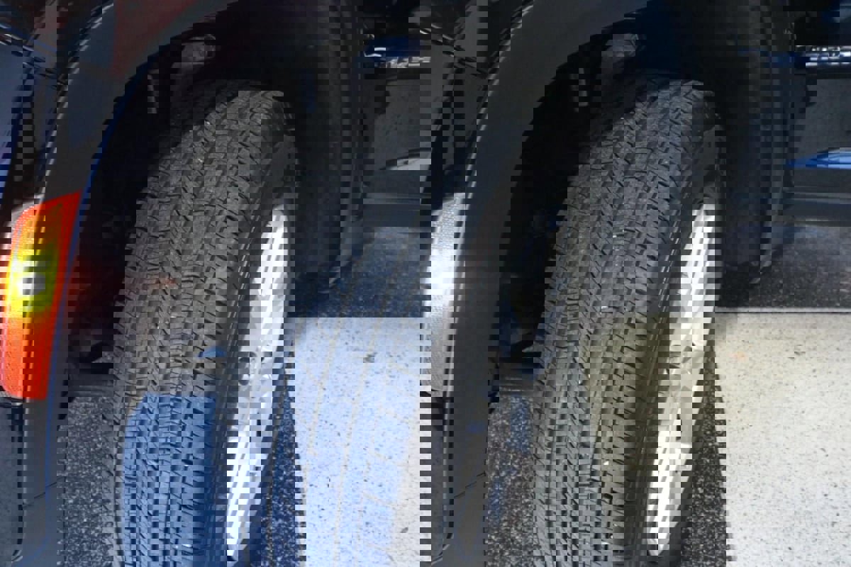 Used 2023 Jeep Grand Cherokee Limited w/ Trailer Tow Prep Group (B) image 8