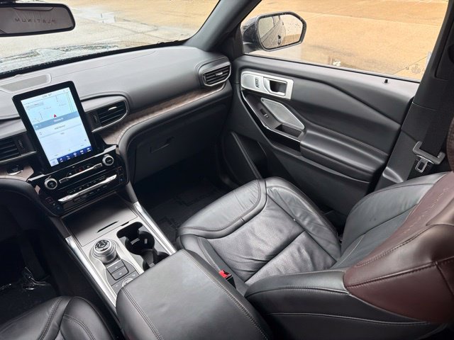 Used 2022 Ford Explorer Platinum w/ Equipment Group 601A AWD/4WD image 21