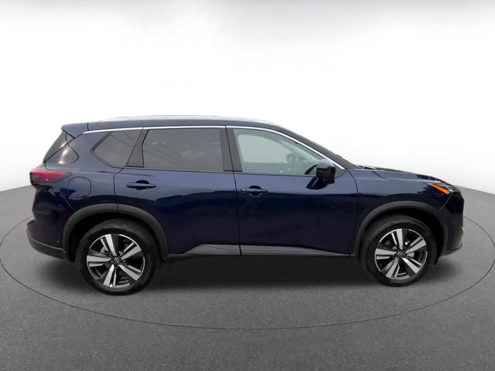 Used 2026 Nissan Rogue SL AWD/4WD image 16