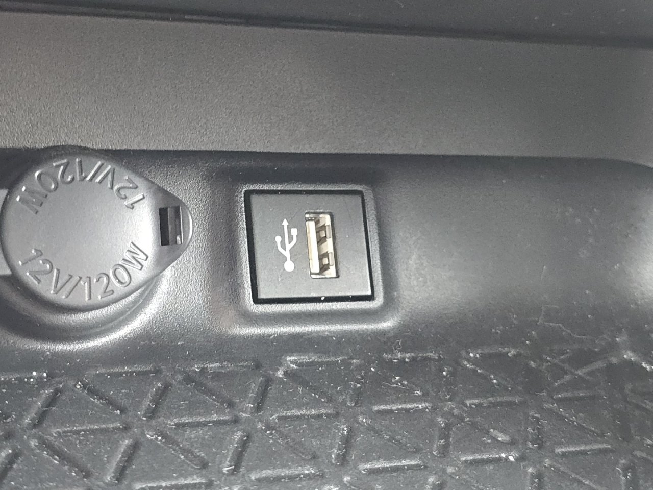 Certified 2024 Toyota RAV4 LE AWD/4WD image 22