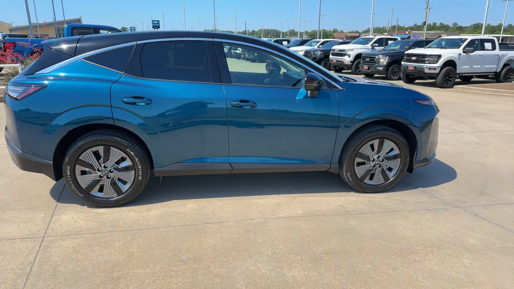 Used 2025 Nissan Murano SL AWD/4WD image 2