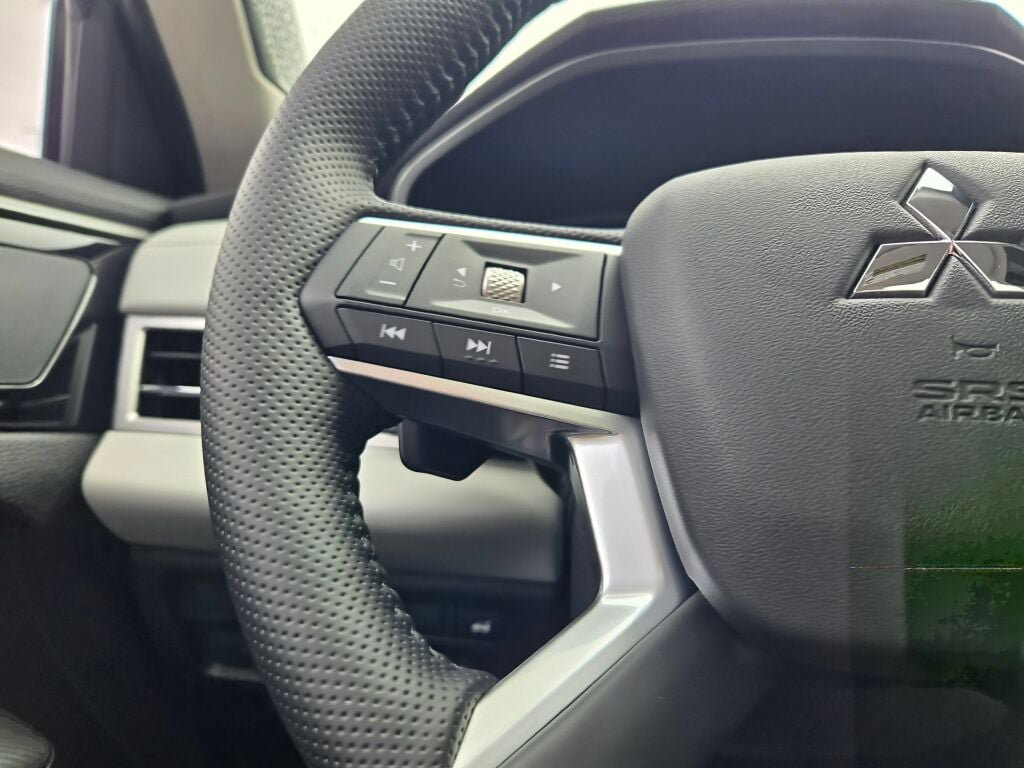 New 2026 Mitsubishi Outlander SE AWD/4WD image 30
