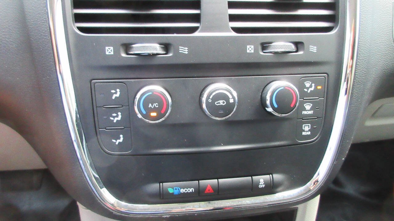 Used 2014 RAM C/V Tradesman FWD image 37