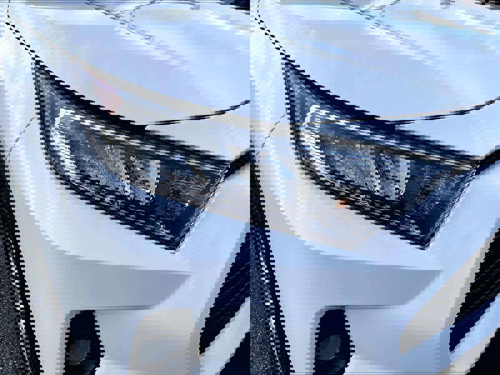 Used 2021 Toyota RAV4 XLE image 33