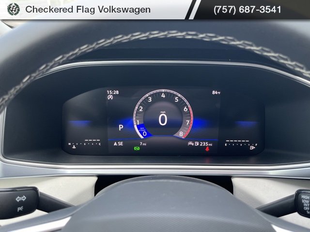 New 2025 Volkswagen Taos SE image 31