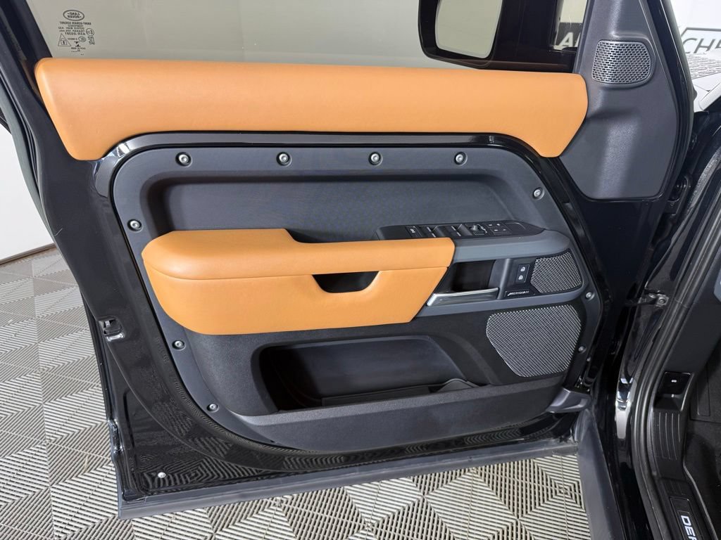 Used 2023 Land Rover Defender 110 X AWD/4WD image 16