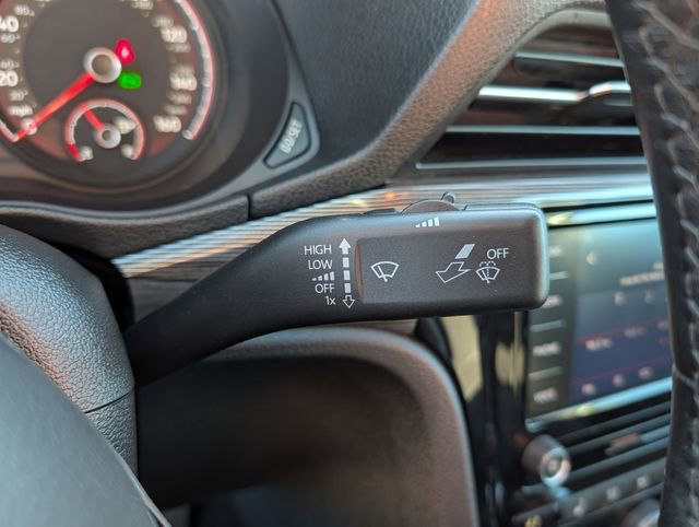 Used 2022 Volkswagen Passat 2.0T R-Line image 26