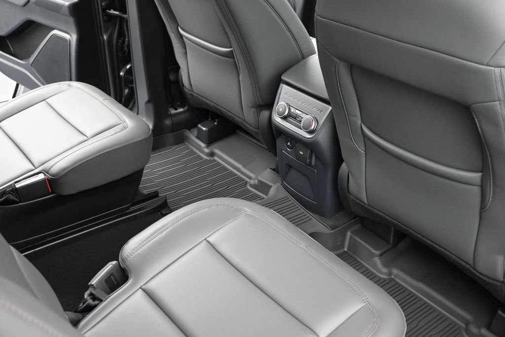 New 2026 Ford Explorer Active w/ Active Comfort Package AWD/4WD image 10