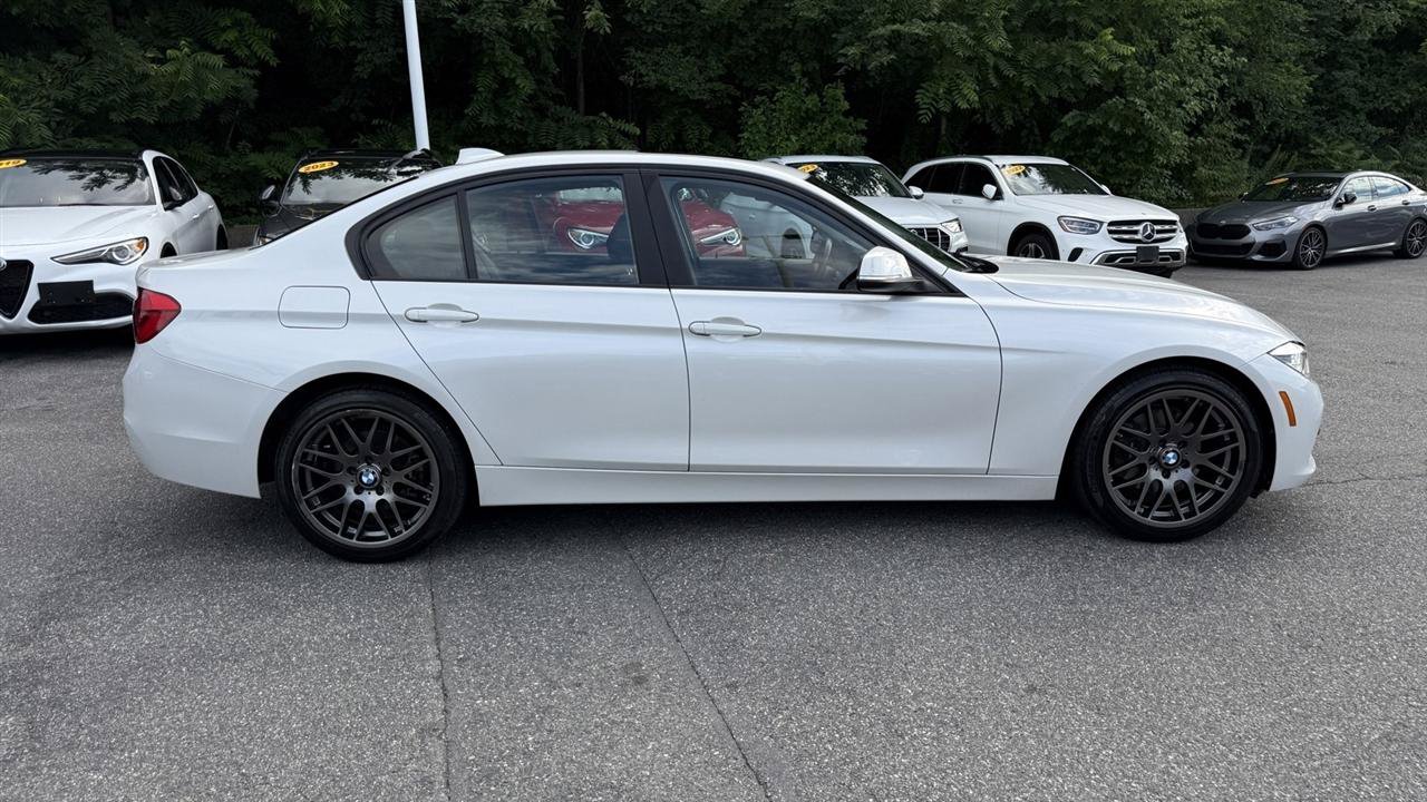 Used 2018 BMW 320i xDrive Sedan AWD/4WD image 19