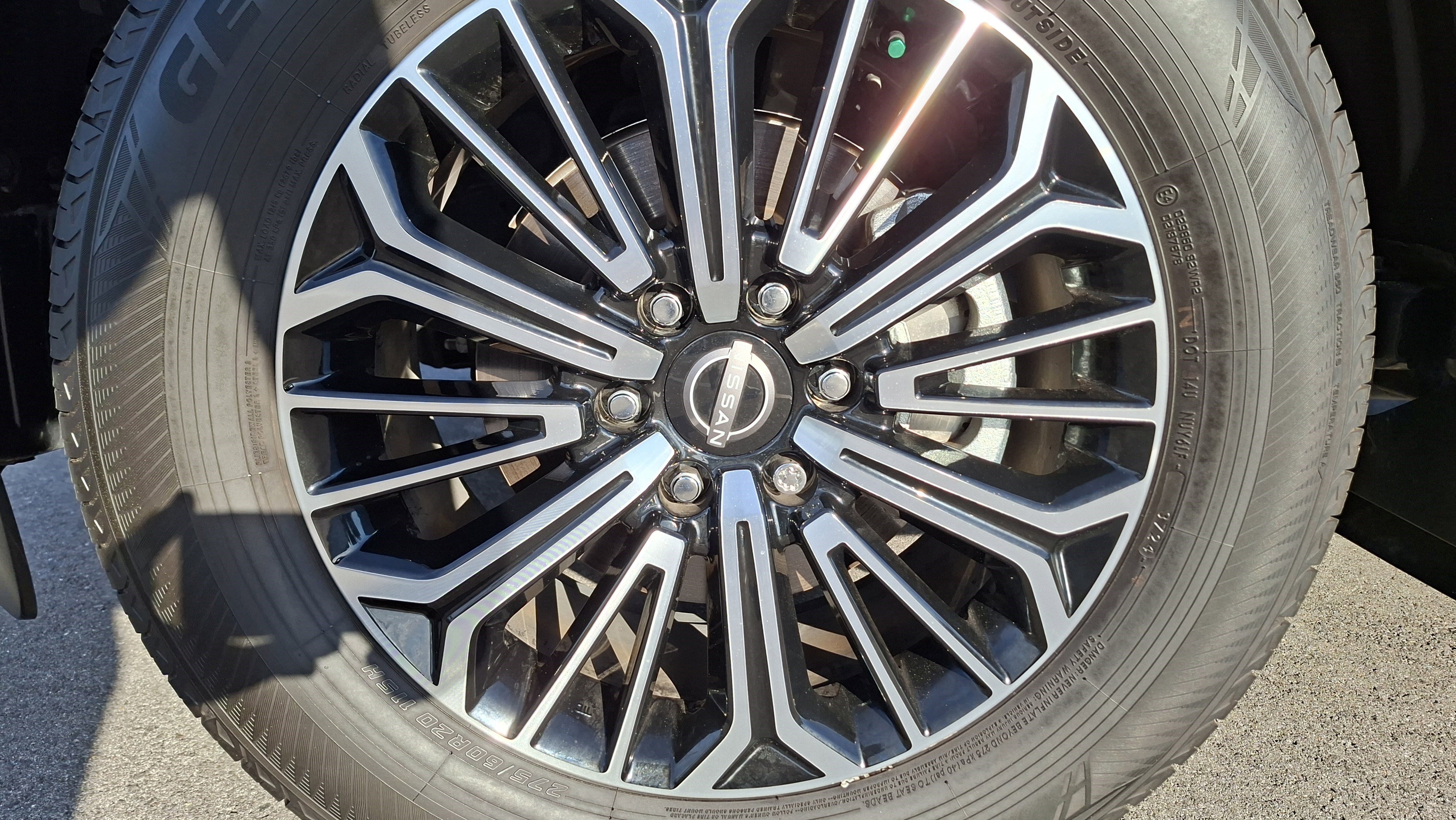 Certified 2025 Nissan Armada Platinum image 26